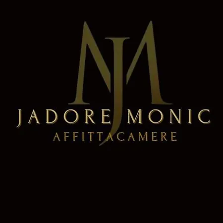 Jadore Monic בית הארחה *