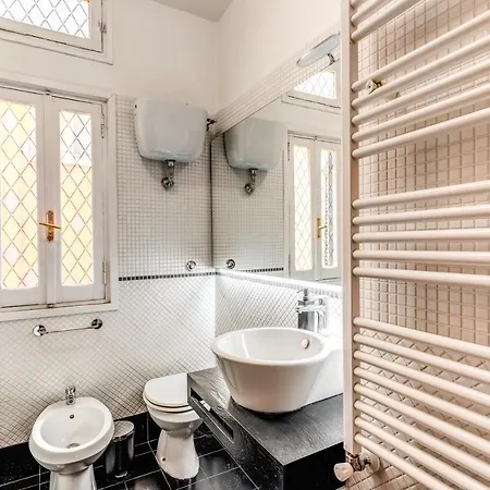 Myrhome - Spanish Steps Apartment *