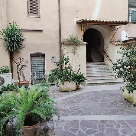 Domus Iulia - Colosseo Guest house