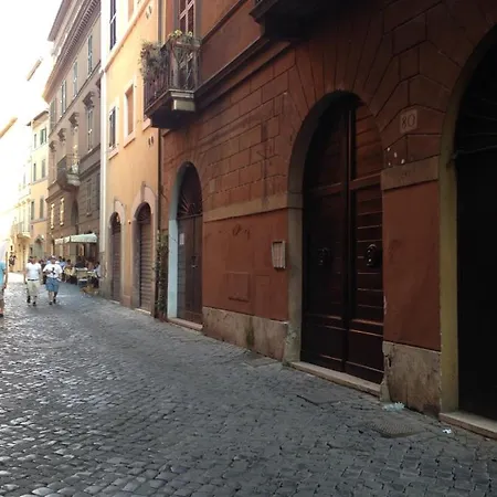 Piazza Navona Apartment *