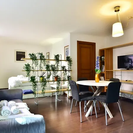 Piazza Navona Apartment *