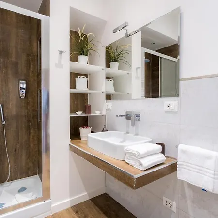 About Colosseo - Al Colosseo Nel Cuore Di - Free Wifi Apartment