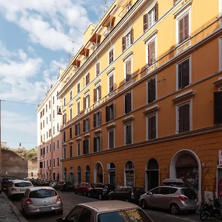 San Lorenzo Welcoming Rome