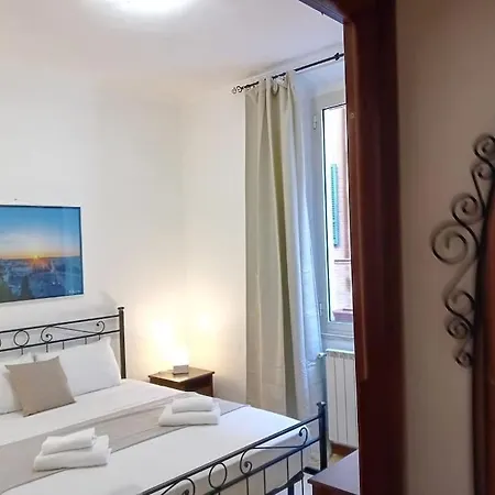 Vatican Elvira 2 Apartment *