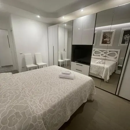 Apartment Eur Baldovinetti Luxury Vicino Ifad, Huawei, Eni, Zte, Unilever, Siemens, Open Fiber Rome