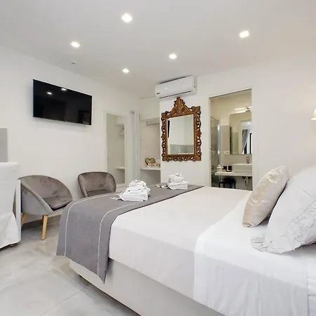 Roman Holiday Suites Guest house Rome