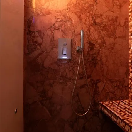 Romac Trinity With Steam Bath Apartment