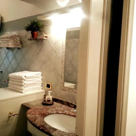 Apartment Priscilla & Parking At St Peter Basilica +free Calls To Usa, Canada, China *
