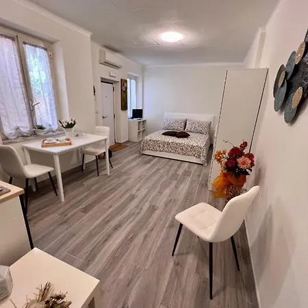 Marand House Ferienhaus *