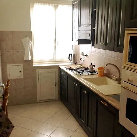 Priscilla & Parking At St Peter Basilica +free Calls To Usa, Canada, China Apartment