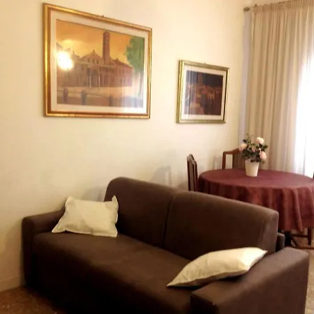 Priscilla & Parking At St Peter Basilica +free Calls To Usa, Canada, China * Rome
