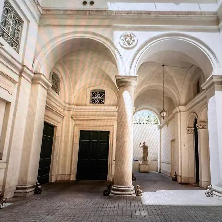 Apartment Adorable Flat By Barberini Trevi Fountain