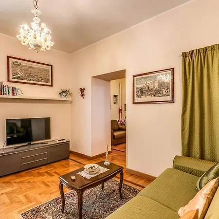 Adorable Flat By Barberini Trevi Fountain Apartment Rome