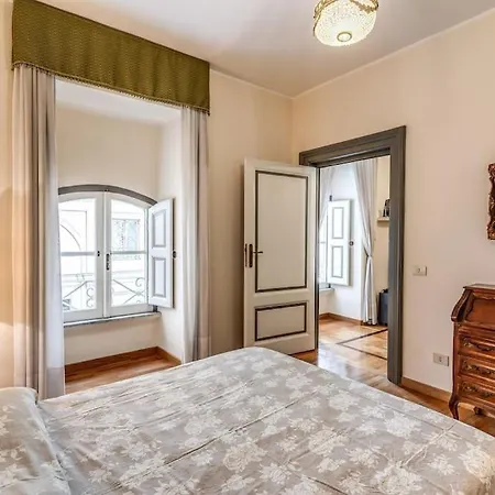 Adorable Flat By Barberini Trevi Fountain Rome
