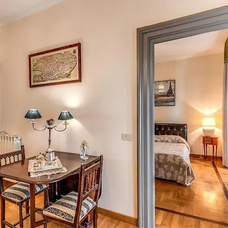 Adorable Flat By Barberini Trevi Fountain * Rome