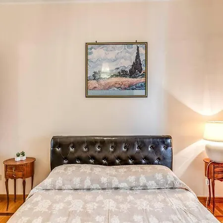 Adorable Flat By Barberini Trevi Fountain Rome