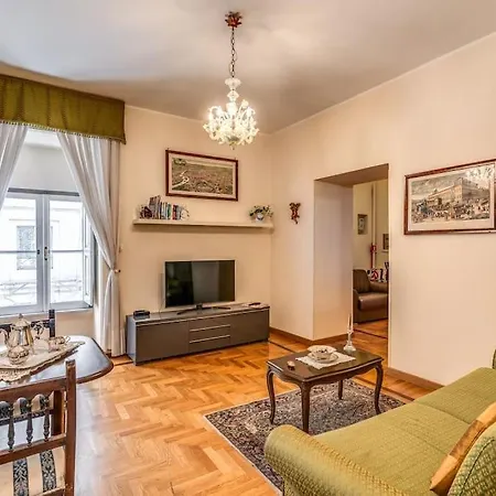 Adorable Flat By Barberini Trevi Fountain *
