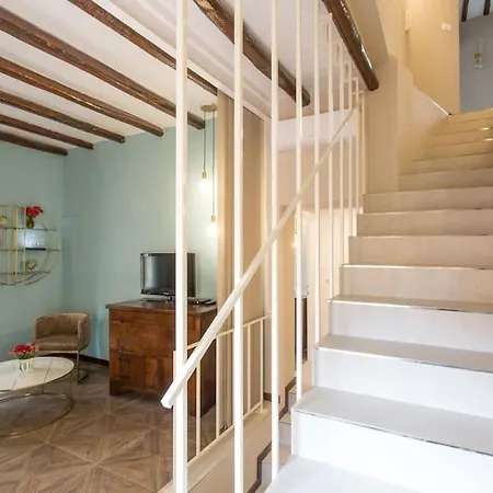 Frangipane 31 Monti Terrace Apartment Rome