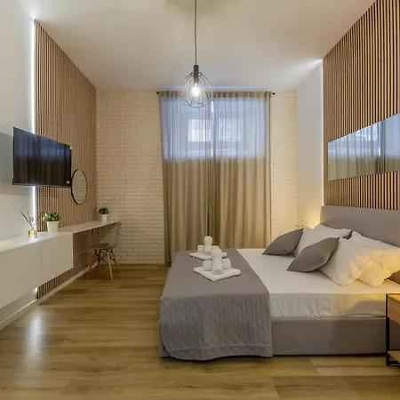 Imperium House - Con Giardino Privato, 3 Minuti Da Metro Piazza Bologna, A-c, Appartamento *