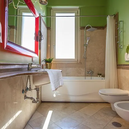 Oasis Centre Apartment *