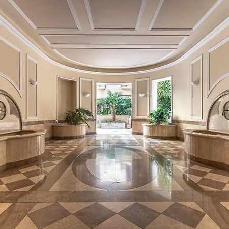 Oasis Centre Apartment *