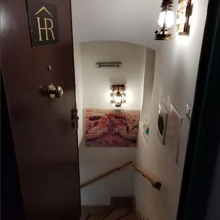 Lovely Basement Trevi Fountain Apartment *