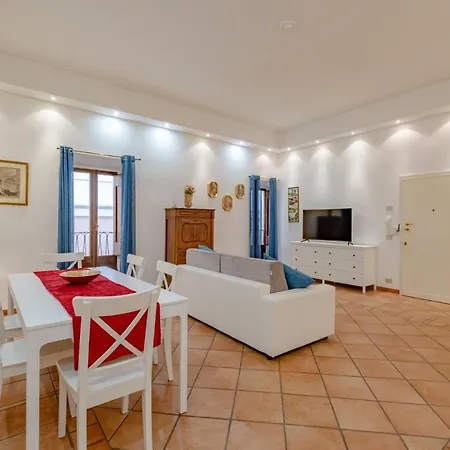 Ele Pantheon Apartment *