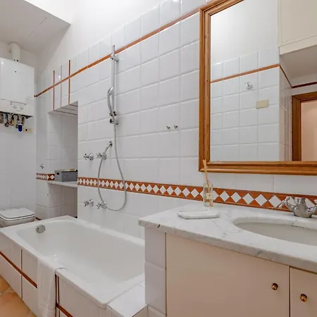 Ele Pantheon Apartment