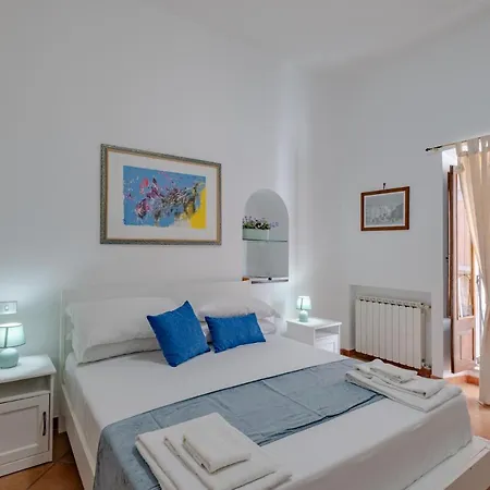 Ele Pantheon Apartment *