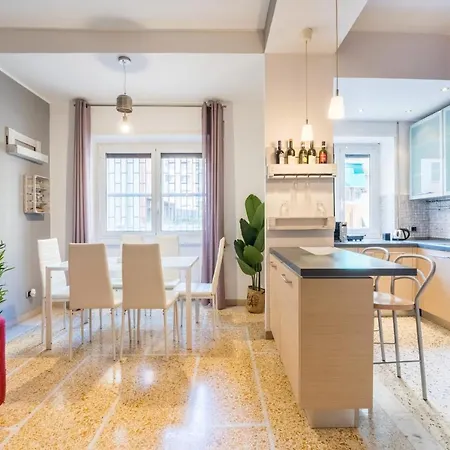 Luigi's Home, Cozy Metro San Paolo Apartment *