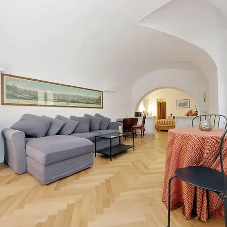 Pantheon With Private Terrace Apartment