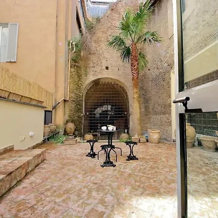Pantheon With Private Terrace Rome