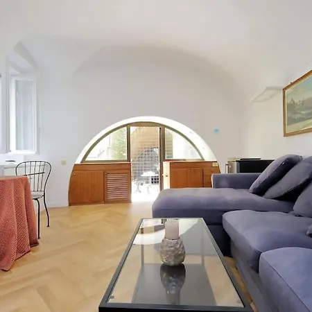 Apartment Pantheon With Private Terrace