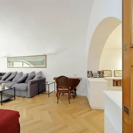 Pantheon With Private Terrace