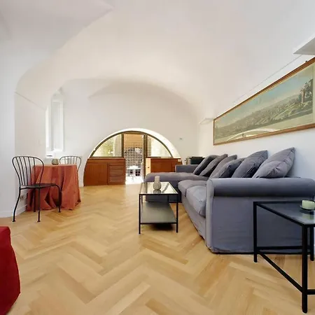 Pantheon With Private Terrace