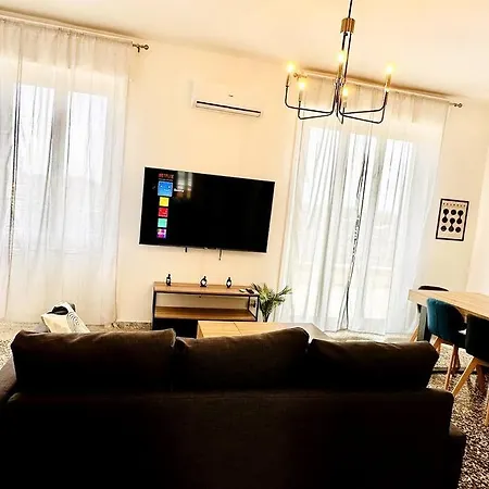 Attico Lussuoso Centro דירה *