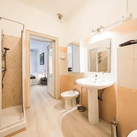 La Finestra Sui Palazzi Di Apartment *