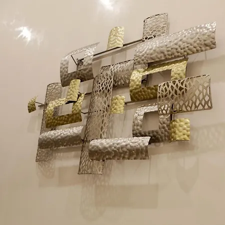 Jadore Monic בית הארחה
