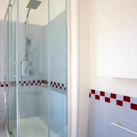 Hostly - Family Stresa Apartment *
