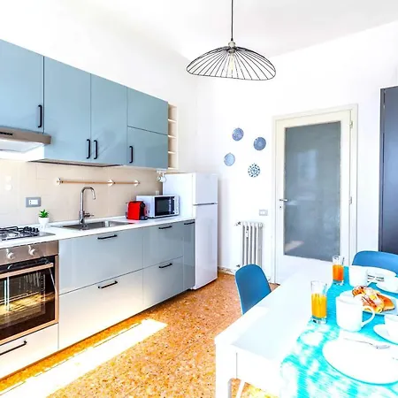 Hostly - Family Stresa Apartment