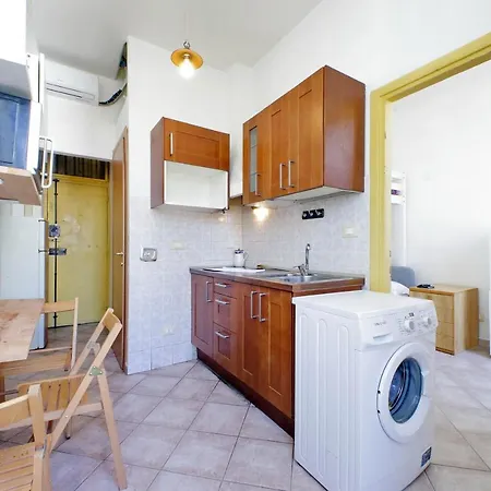 Piccola Piazza Della Liberta Apartamento *