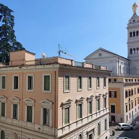 Piccola Piazza Della Liberta * Roma