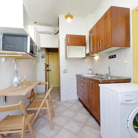 Piccola Piazza Della Liberta Apartamento