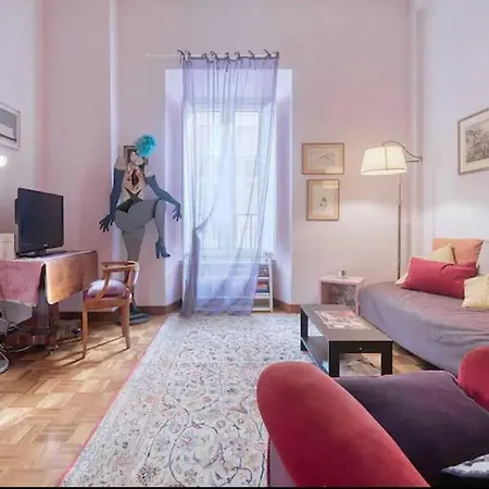 Romantica A Via Giulia