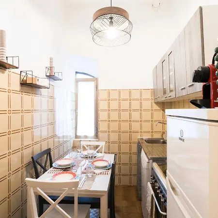 {2 Steps From The Colosseum} Free Wi-fi & Netflix Apartment