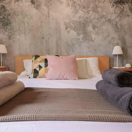 Termini Treasure - Elegant Retreat Apartment
