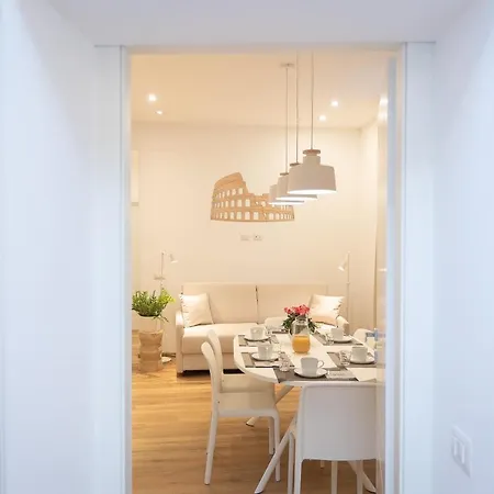 Colosseum Holidays - Three-bedroom Apartment Rome