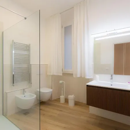 Colosseum Holidays - Three-bedroom Apartment