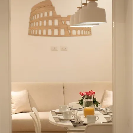 Colosseum Holidays - Three-bedroom * Rome