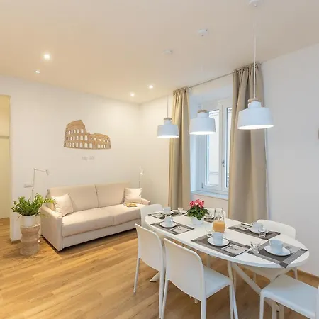 Apartment Colosseum Holidays - Three-bedroom *